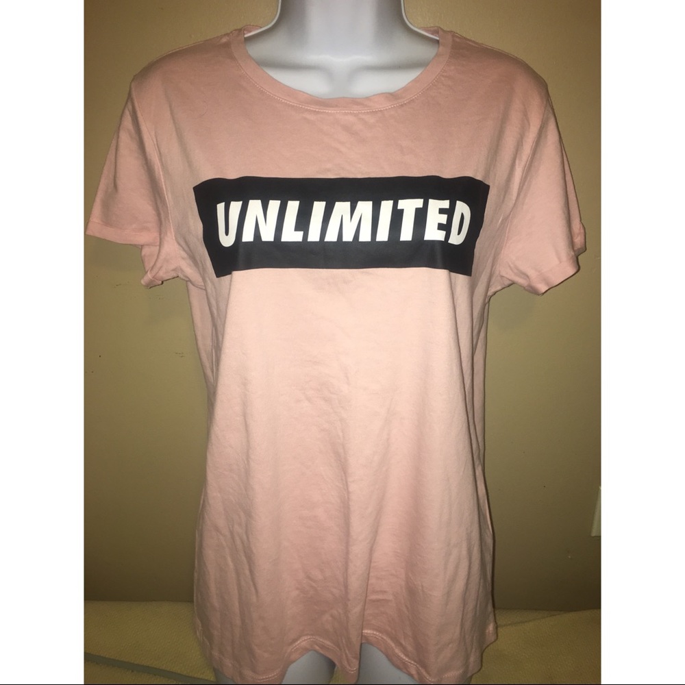 ⭐️ 2 for $10 ⭐️ Graphic tee